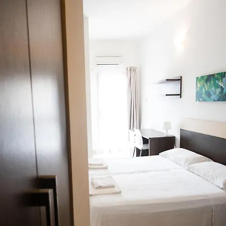 Kalos Hotel 3*